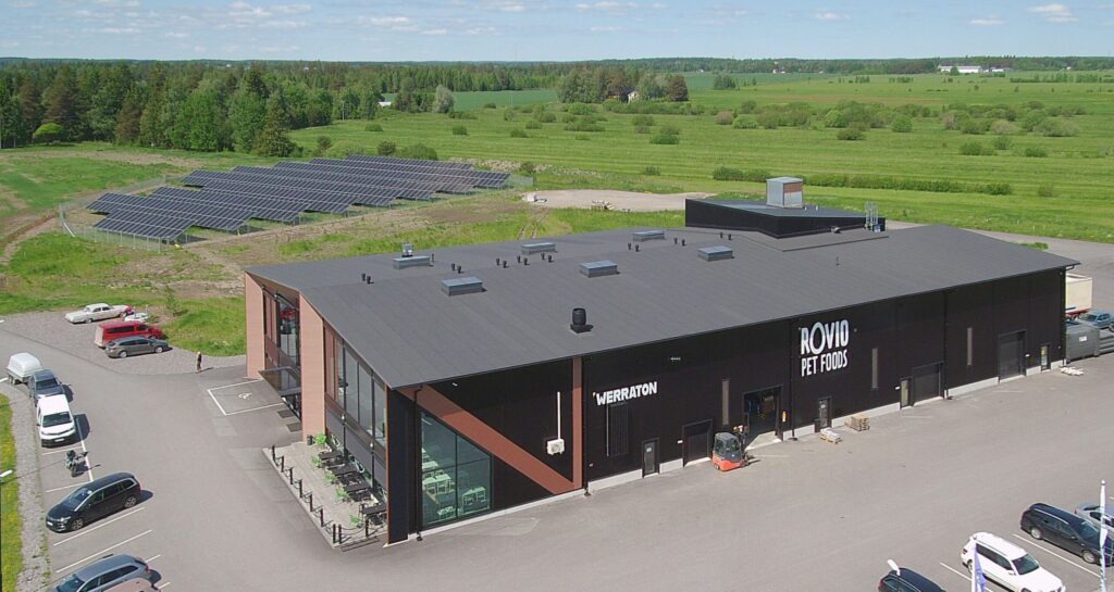 Rovio pEt Foodsin tehdas ja aurinkovoimala